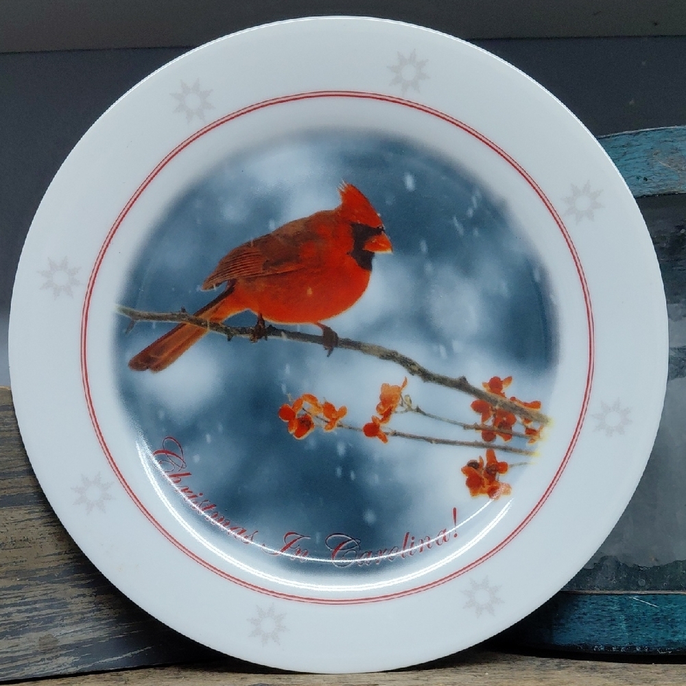 East Bay Import Cardinal Decorative Plate